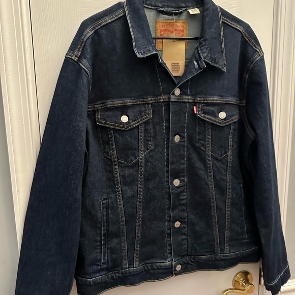 Levi Strauss Denim Trucker Jean Jacket Men's Large Dark Blue -NEW - Picture 2 of 11